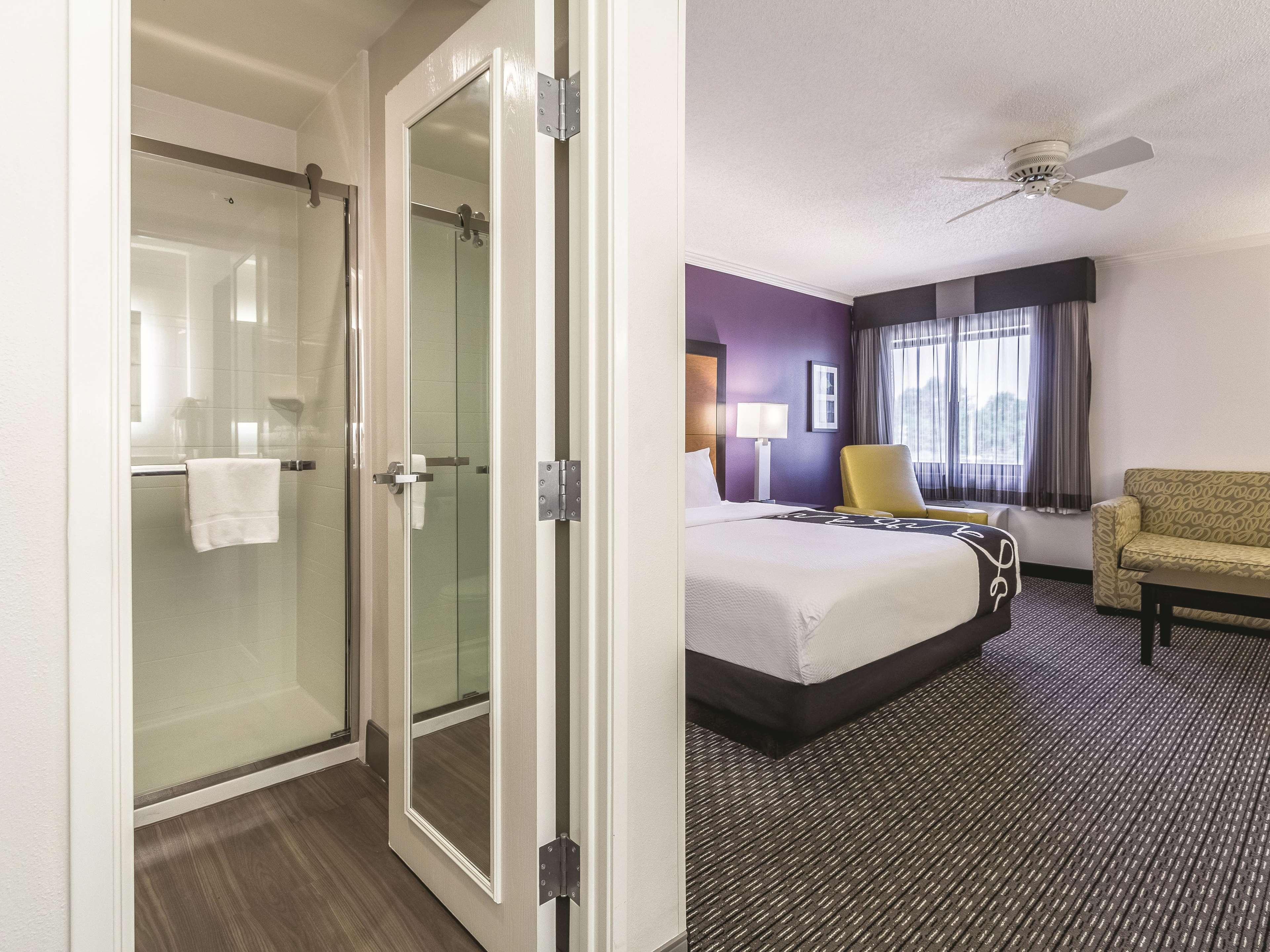 Hotel La Quinta By Wyndham Cleveland - Airport North Exterior foto