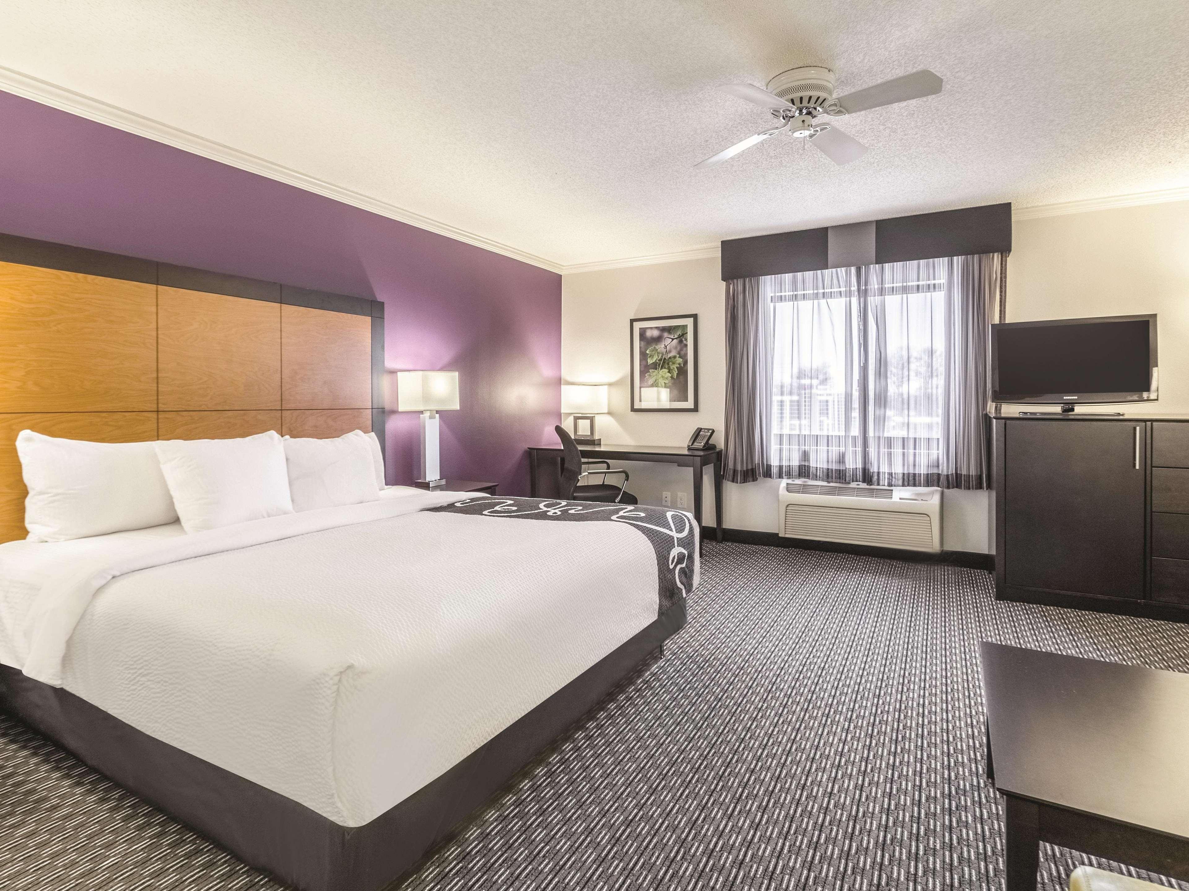 Hotel La Quinta By Wyndham Cleveland - Airport North Exterior foto