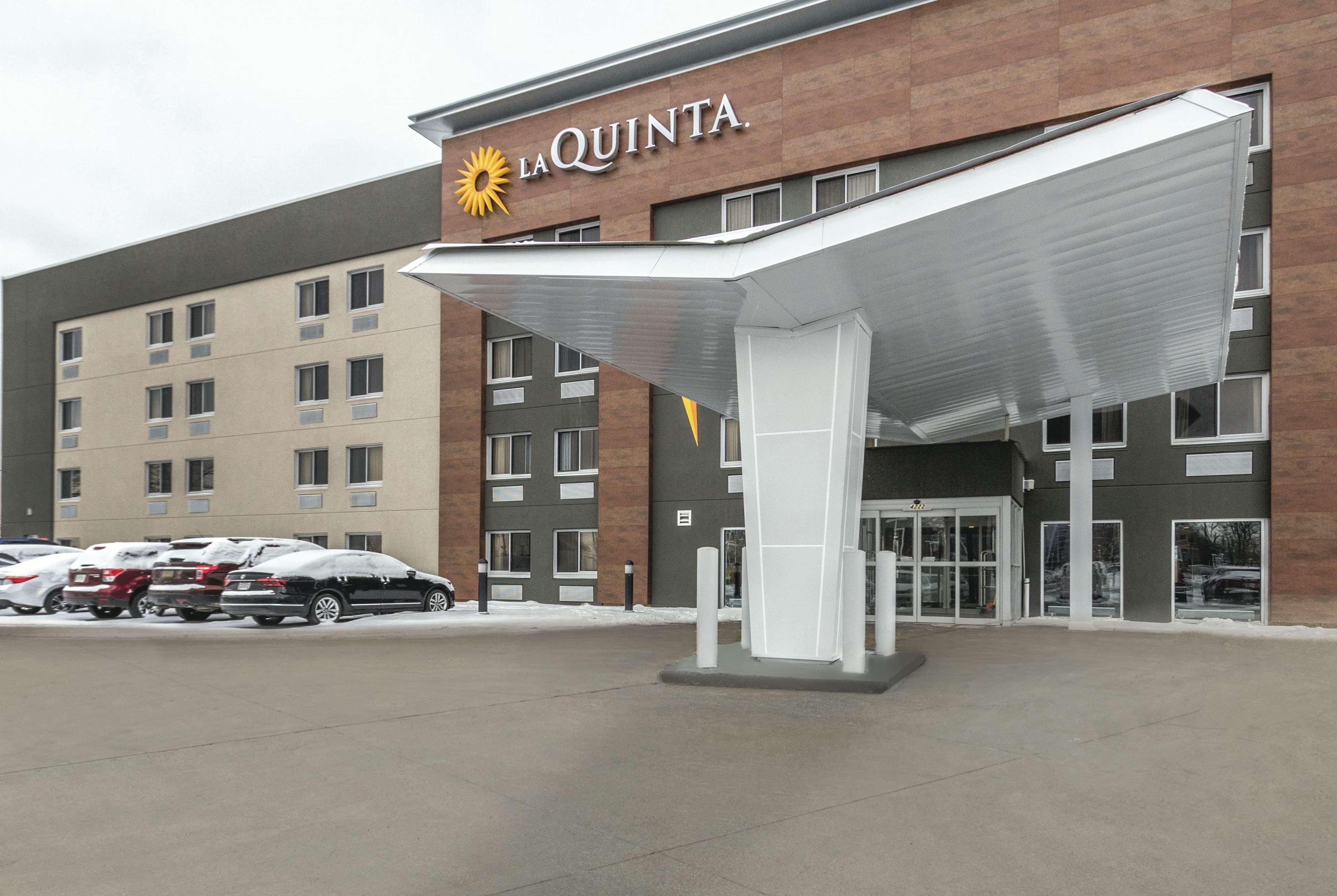 Hotel La Quinta By Wyndham Cleveland - Airport North Exterior foto