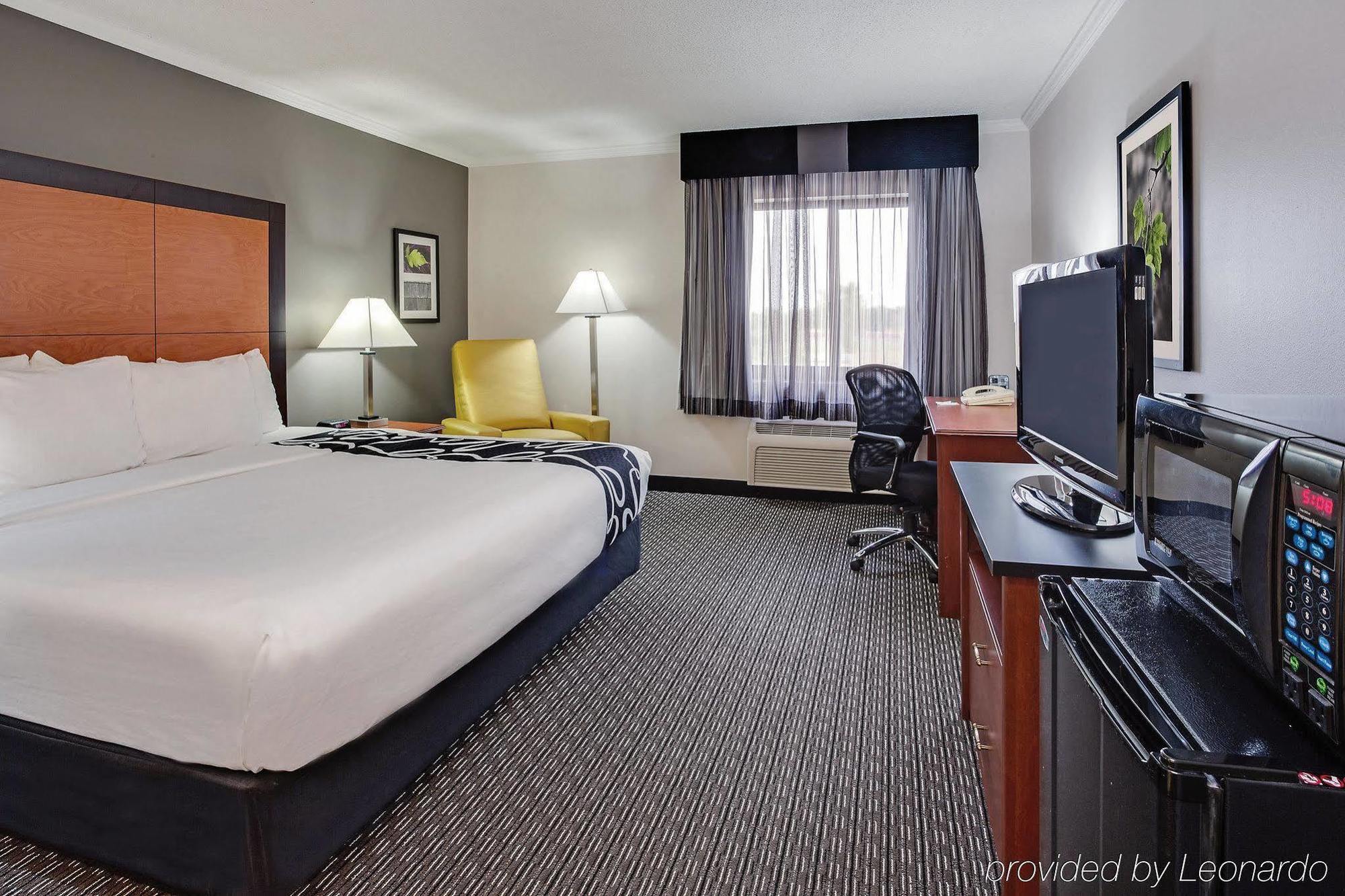 Hotel La Quinta By Wyndham Cleveland - Airport North Exterior foto