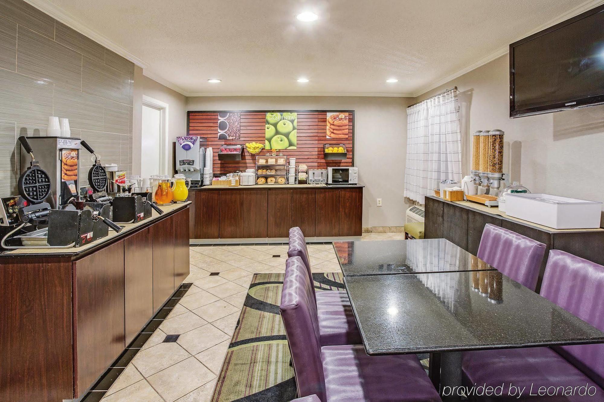 Hotel La Quinta By Wyndham Cleveland - Airport North Exterior foto