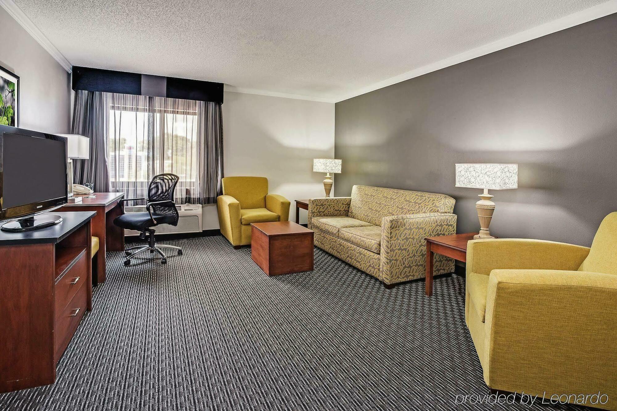 Hotel La Quinta By Wyndham Cleveland - Airport North Exterior foto